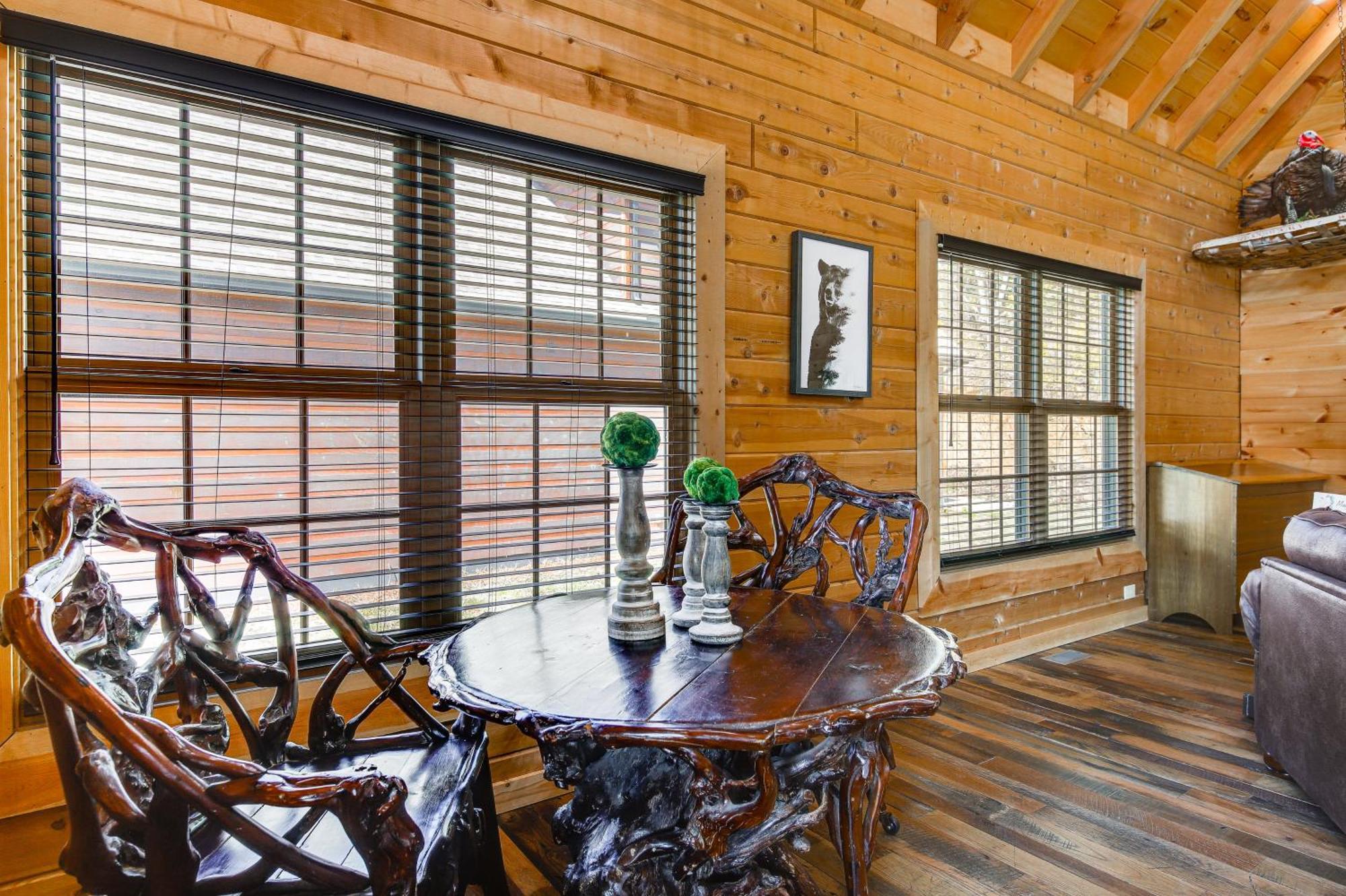 Riverfront Cabin With Hot Tub - 3 Miles To Dollywood Пиджен-Фордж Экстерьер фото
